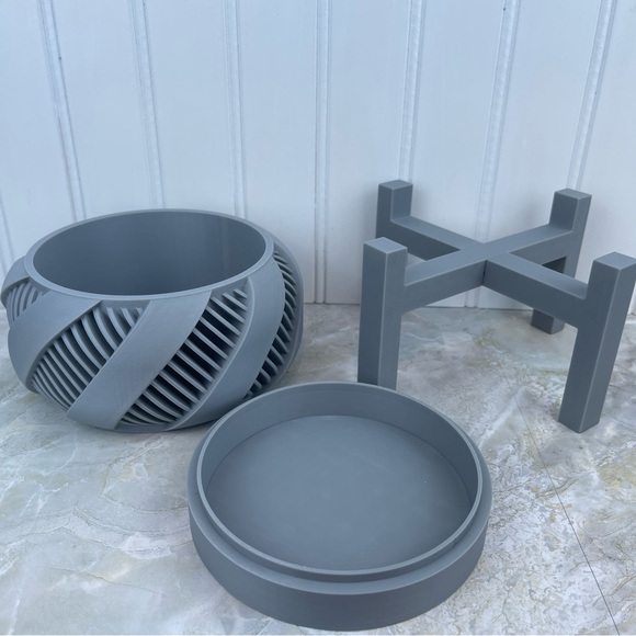 Indoor Flower Pot, The Brimo Planter with Drainage Holes, Saucer and Stand - Picture 9 of 10